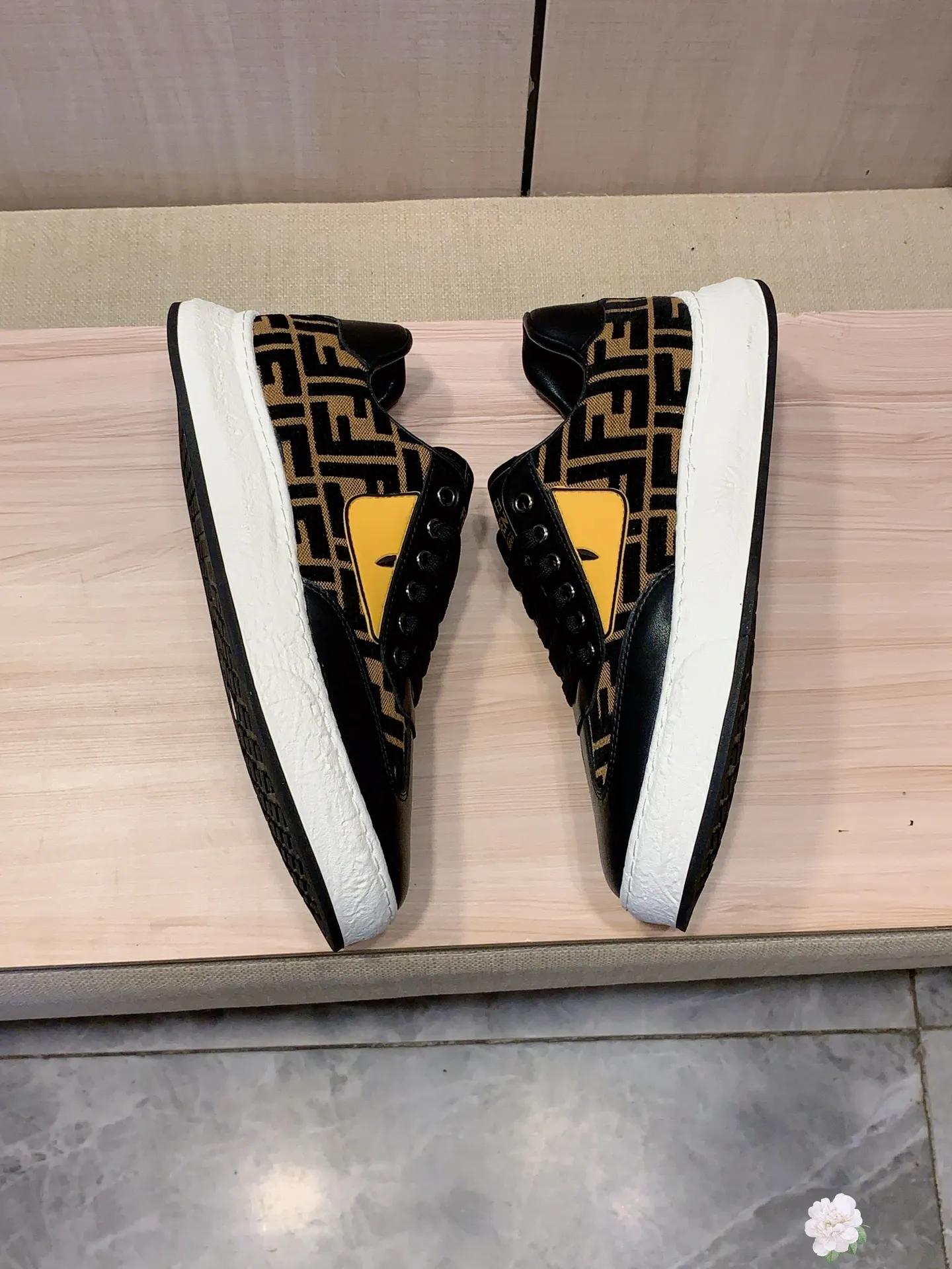 Men's men's shoes 💰420💰💰🎩🎩[Lightning][Lightning] "FENDI*" The latest and most popular casual shoes, top brand [Seduce] luxury ~ purchasing agent, top quality ~. [Strong] The upper is made of imported breathable cowhide with fabric material ➕ Breathable sheepskin feet (•) and fine workmanship. The original stylish and stylish soft rubber wear-resistant and non-slip outsole is light and comfortable on the feet. The real thing looks better when photographed in person. No. 122: code: 38-44, 5️⃣ colors selected